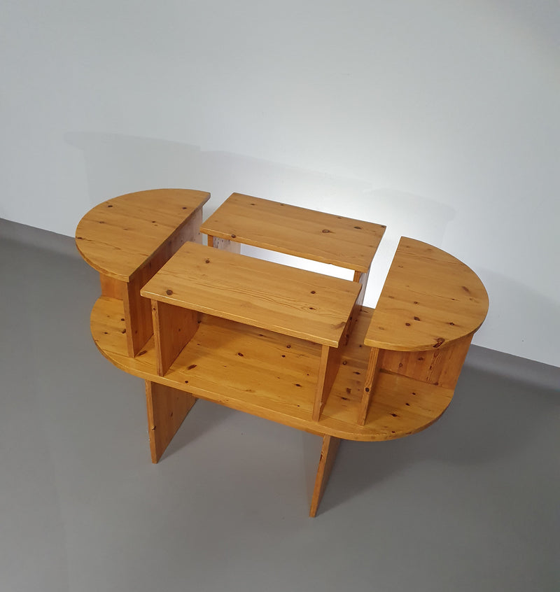 Child nesting table set 1980s / pine wood.