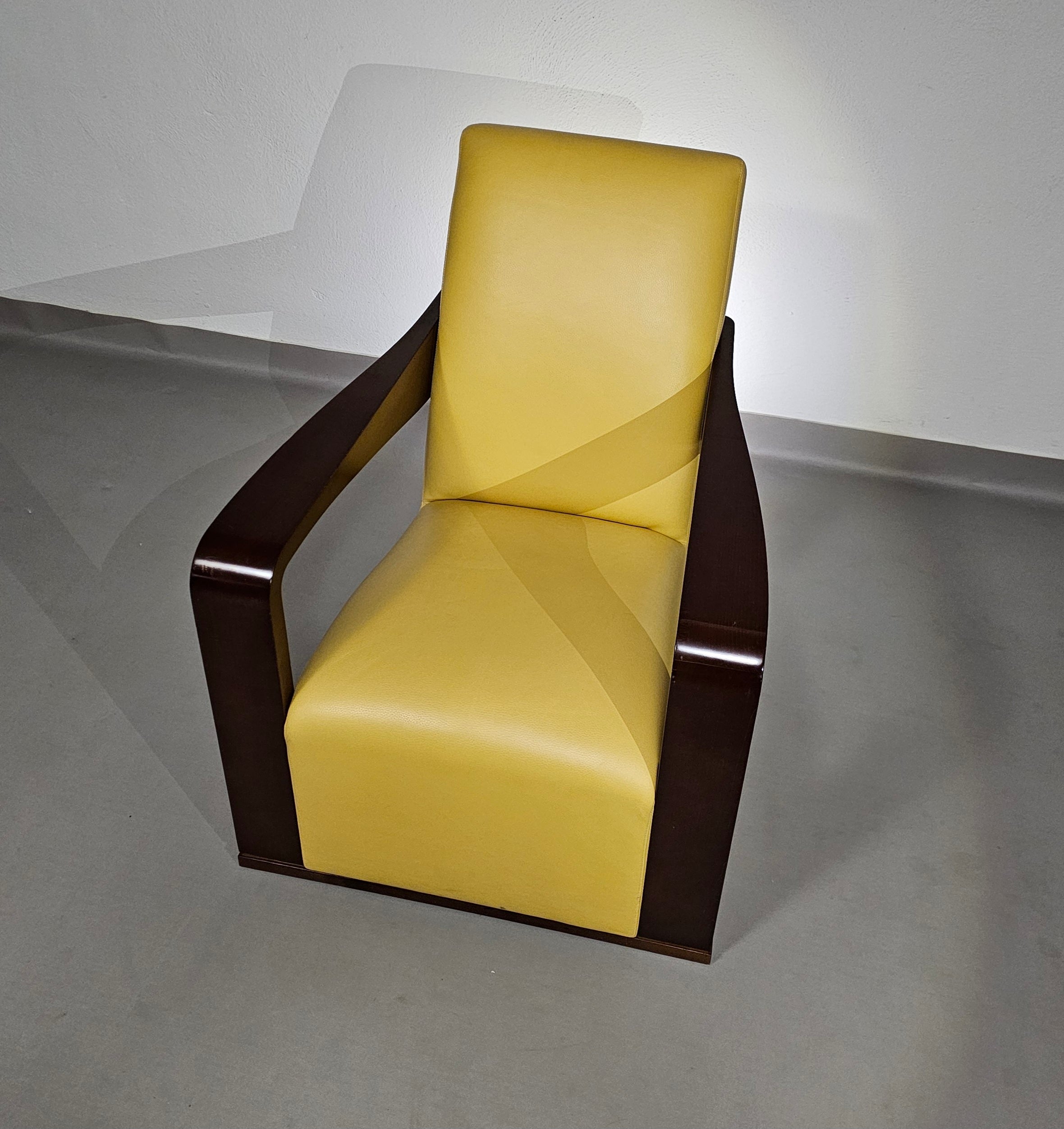 Hugues Chevalier
Beautiful condition / 2 x Ying armchair / Hurgues Chevalier / leather / by Chafik Gasmi