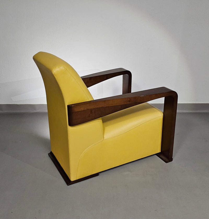 Hugues Chevalier
Beautiful condition / 2 x Ying armchair / Hurgues Chevalier / leather / by Chafik Gasmi