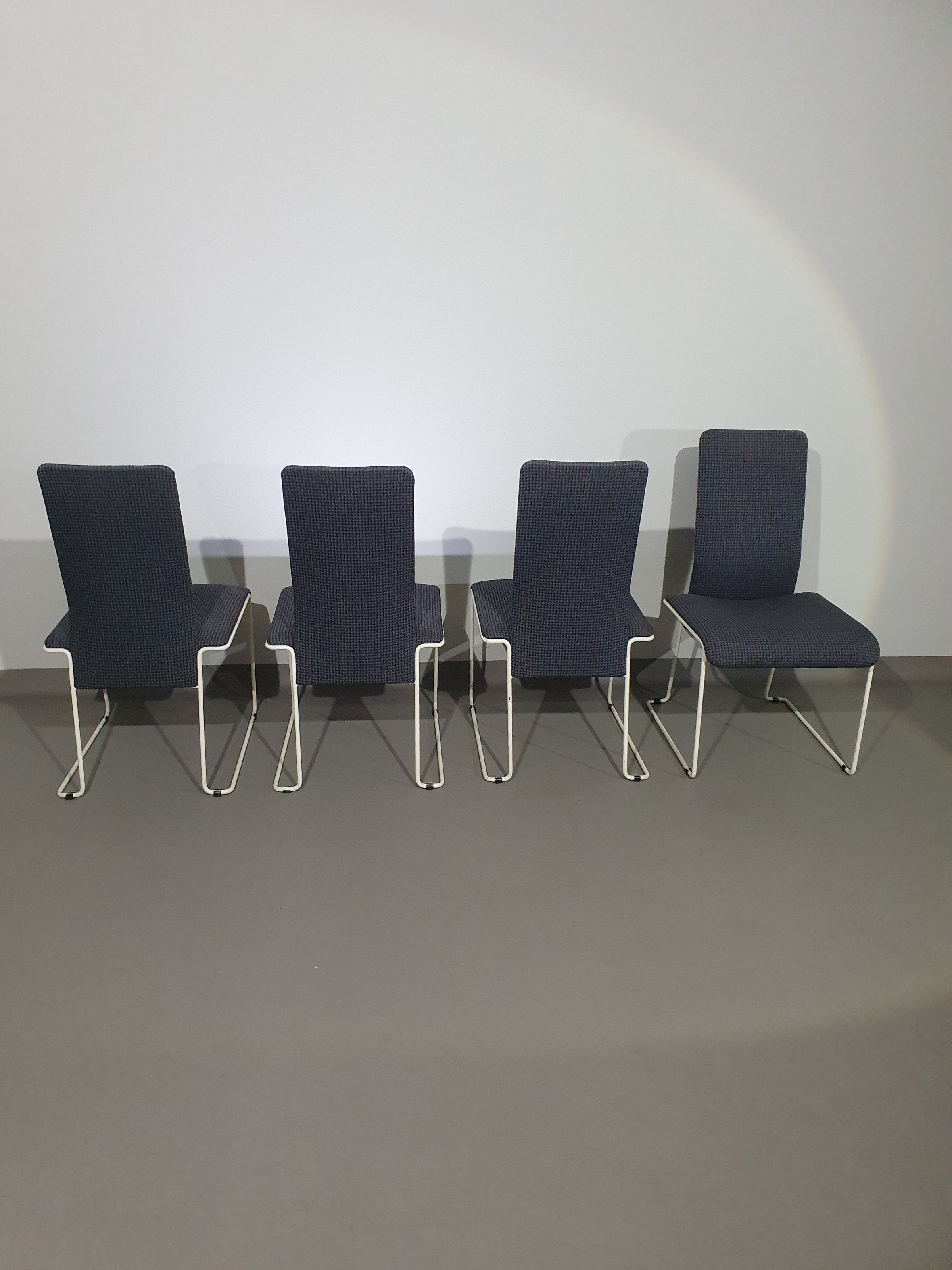 Walter antonis chairs for Henny de Jong.