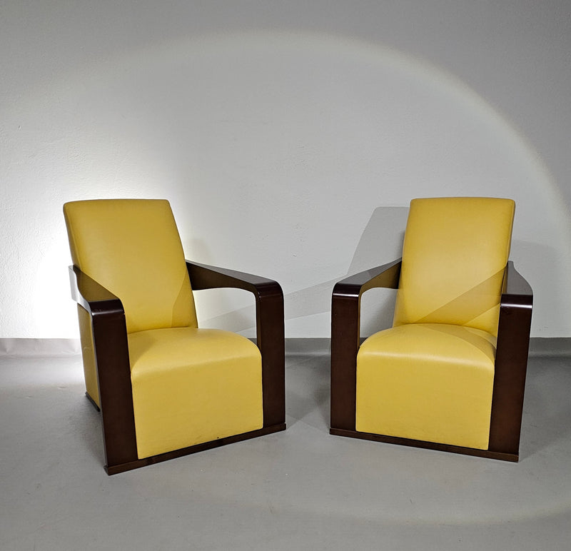 Hugues Chevalier
Beautiful condition / 2 x Ying armchair / Hurgues Chevalier / leather / by Chafik Gasmi