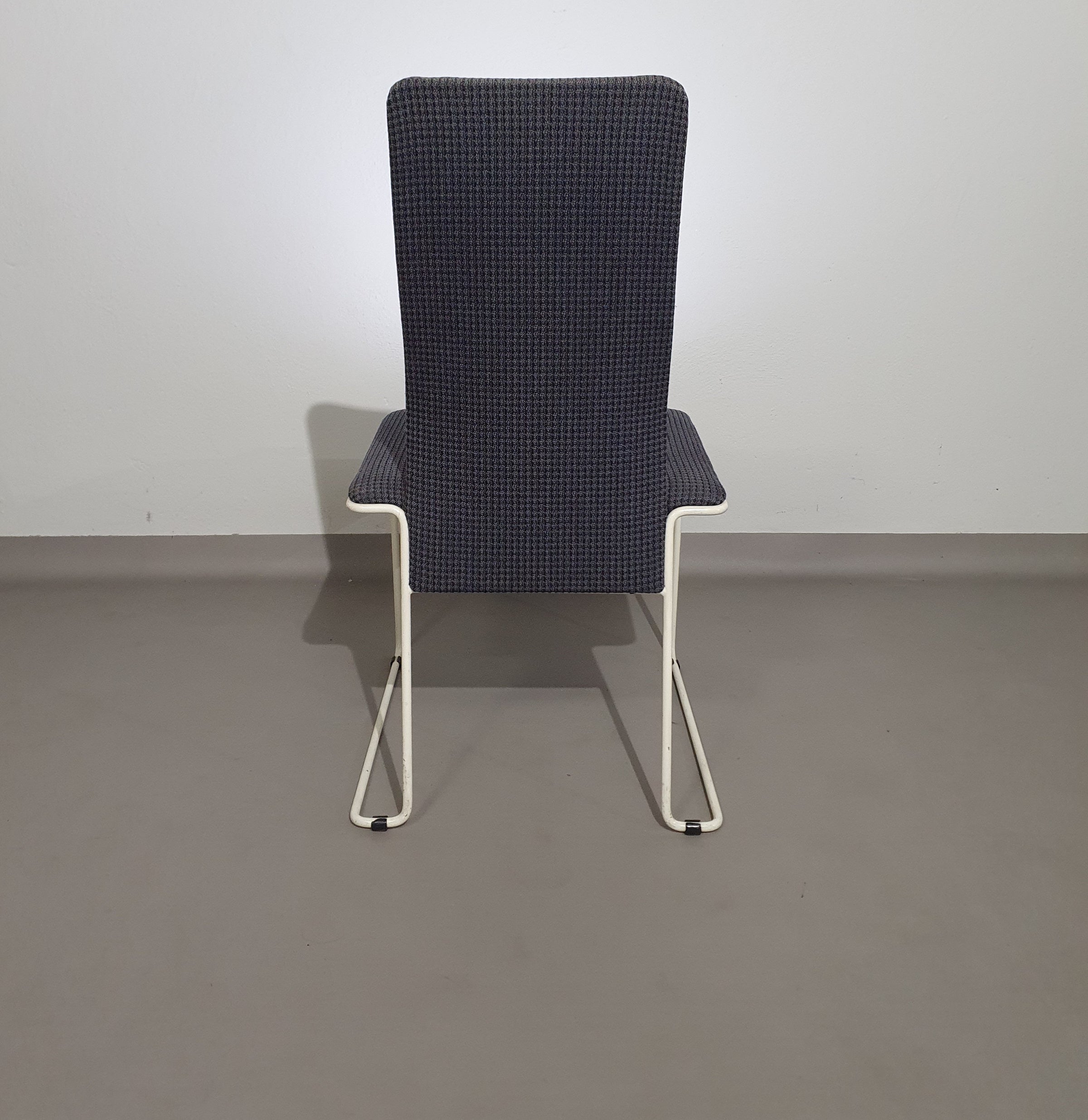 Walter antonis chairs for Henny de Jong.