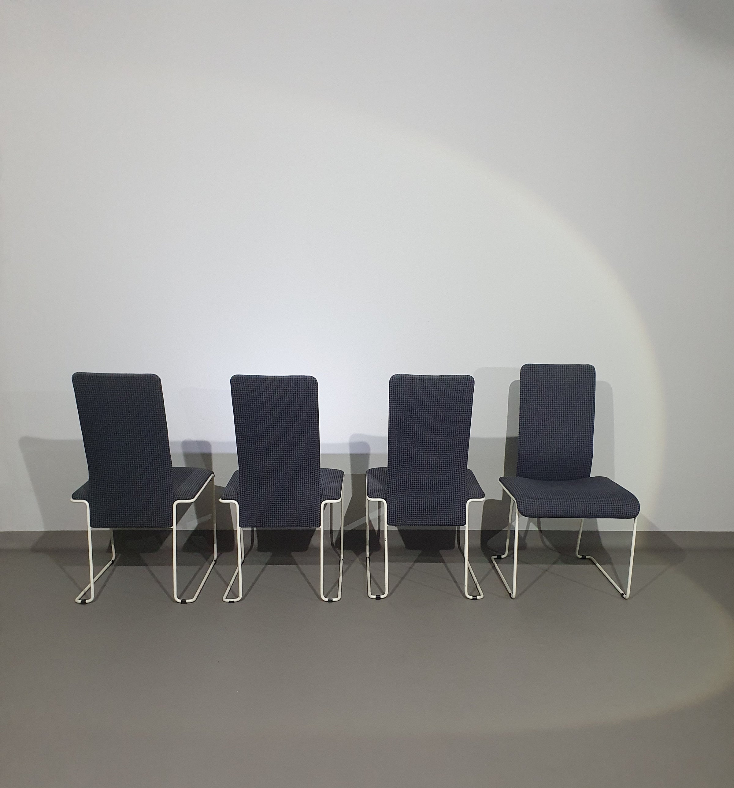 Walter antonis chairs for Henny de Jong.