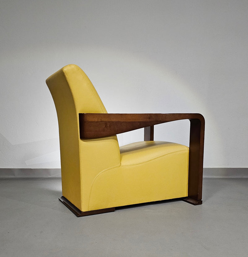 Hugues Chevalier
Beautiful condition / 2 x Ying armchair / Hurgues Chevalier / leather / by Chafik Gasmi