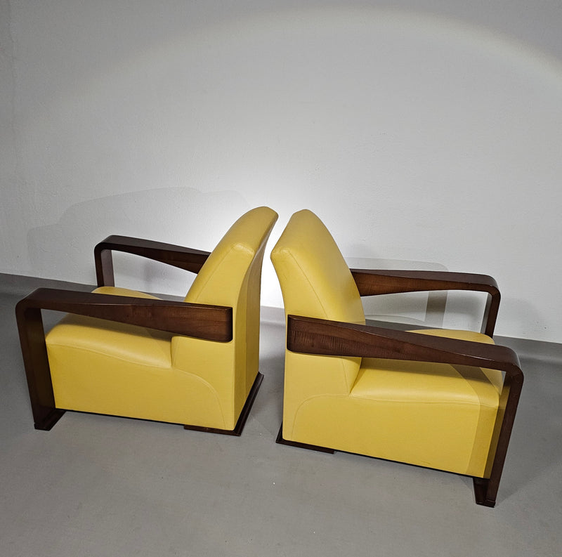 Hugues Chevalier
Beautiful condition / 2 x Ying armchair / Hurgues Chevalier / leather / by Chafik Gasmi