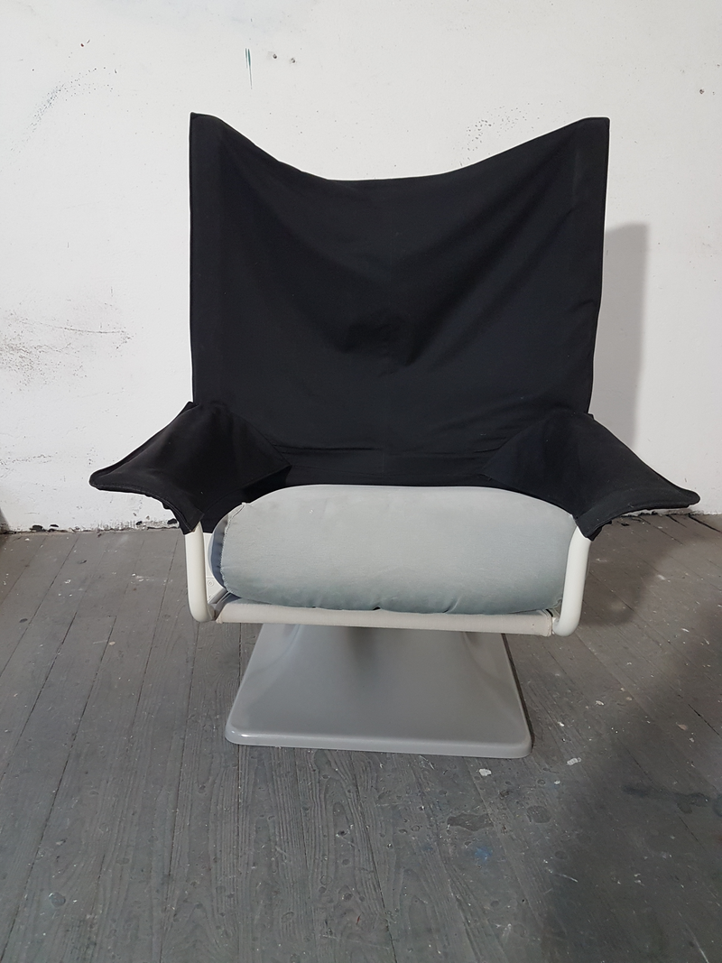 Black and grey lounge chair AEO – Paolo Deganello for Cassina -1970s