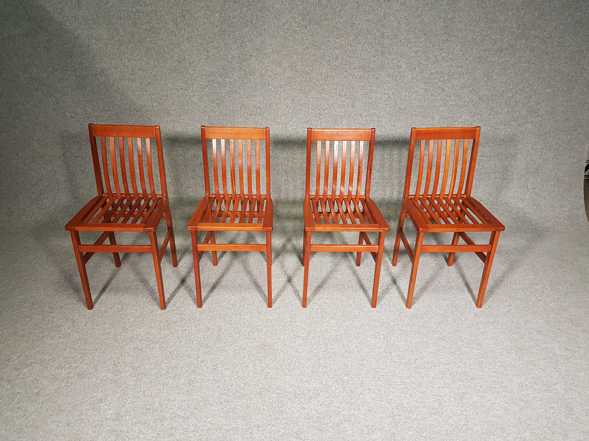 8 x beautiful Milano Chairs cherry wood by Aldo Rossi for Molteni, 1980s