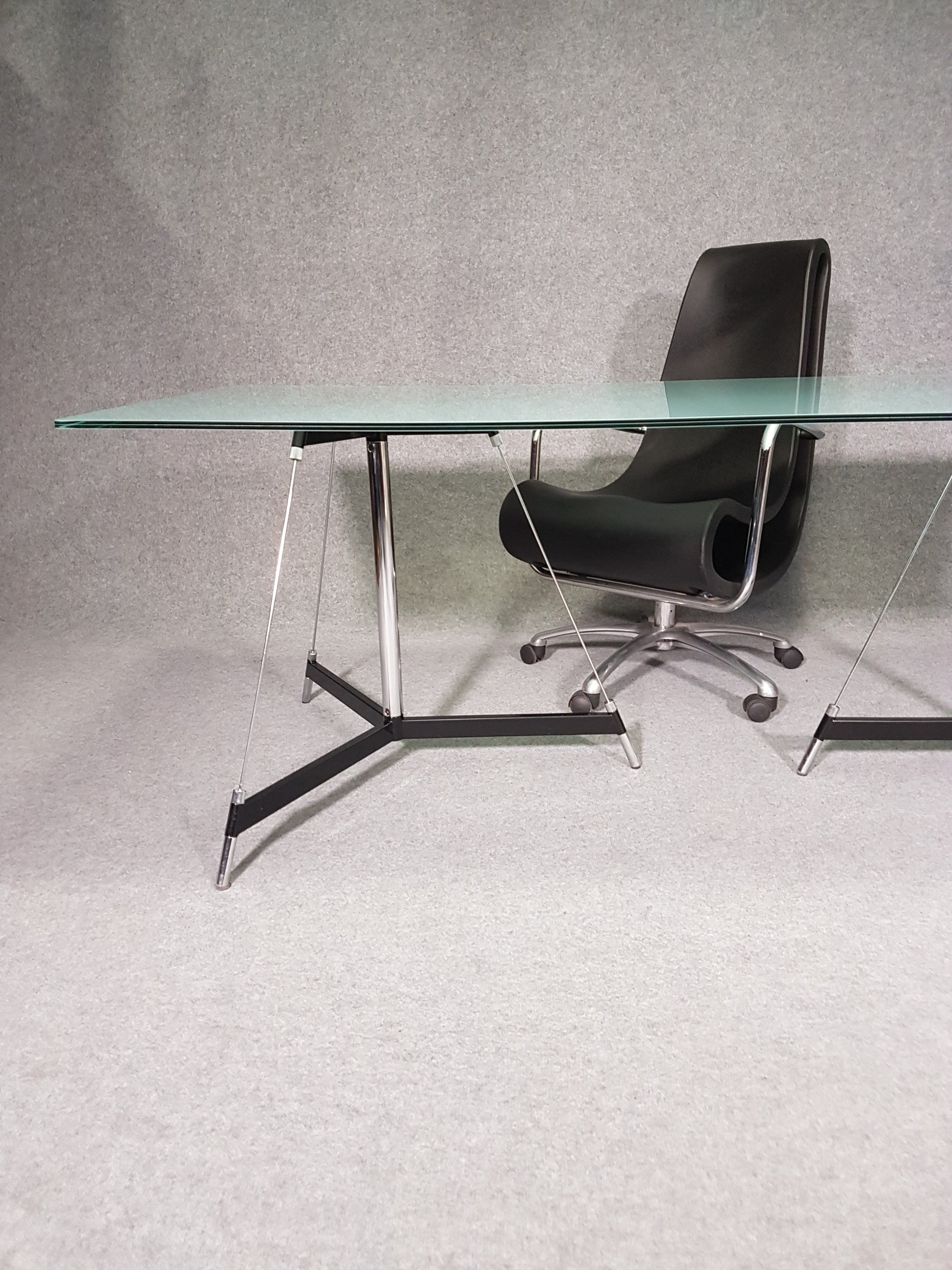 Italian tripod table / mat glass table top