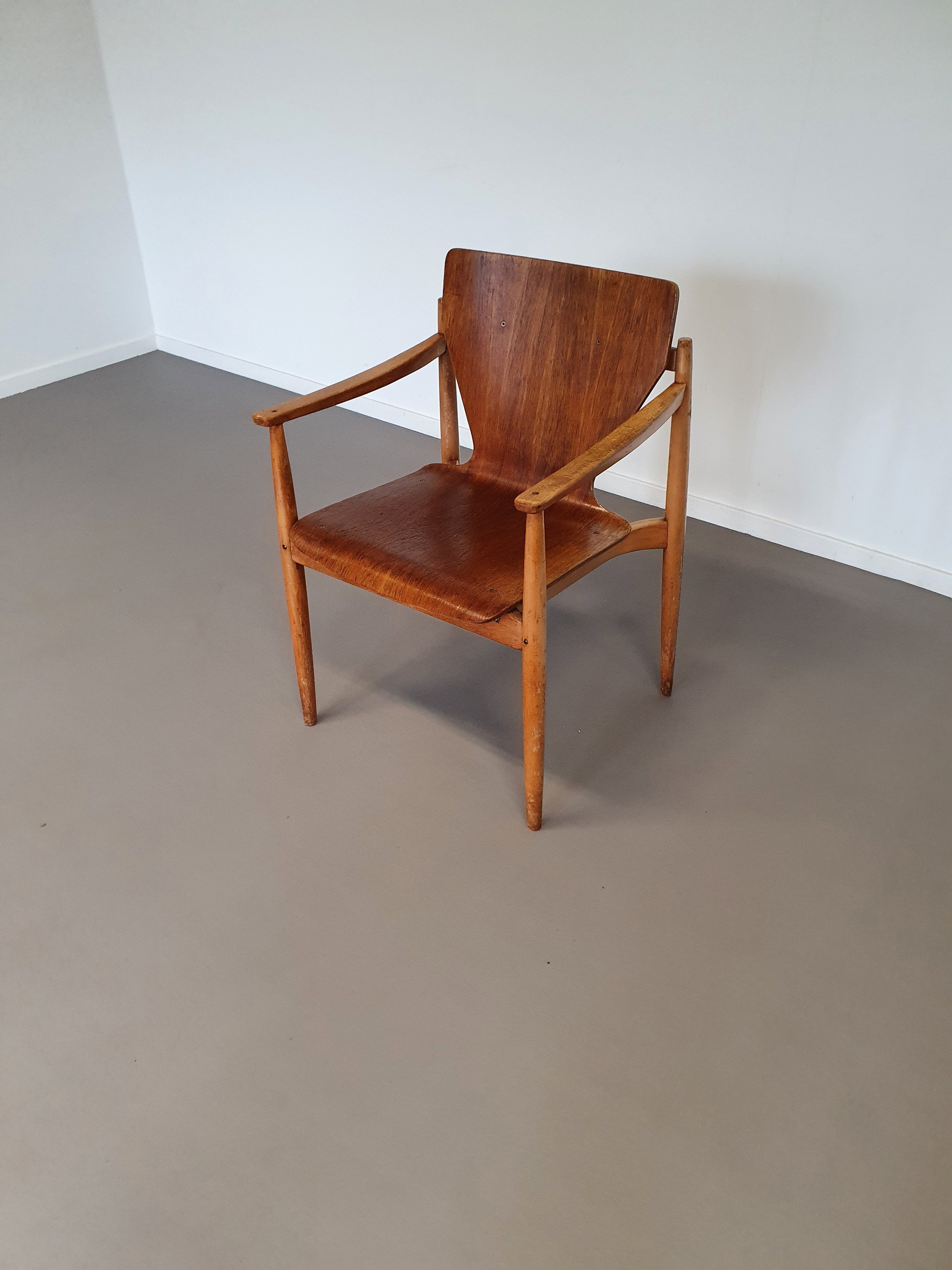 Rare Thonet 626 F plywood chair