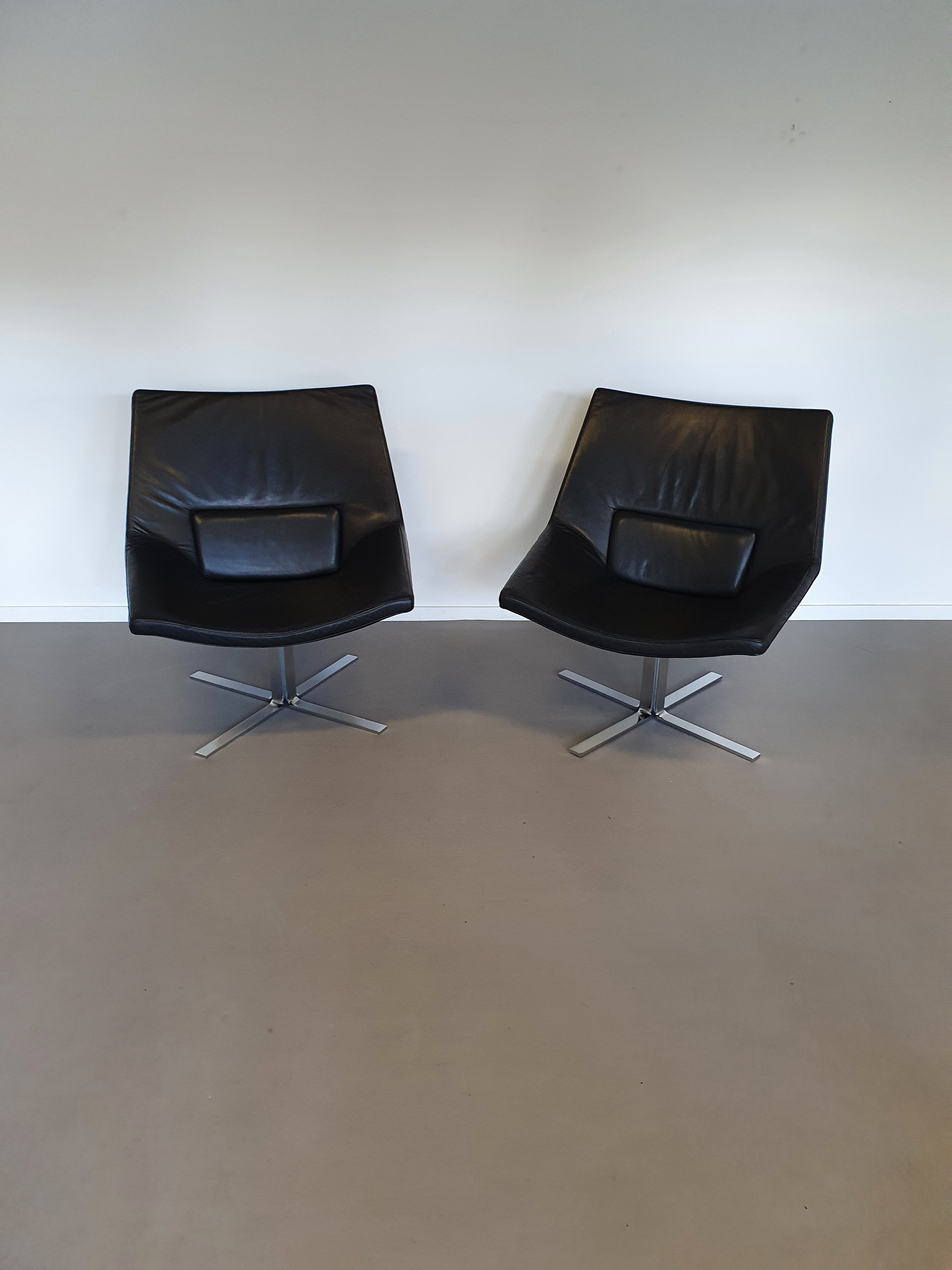 Leather, weighty lounge chairs. Wide 75 - height  87 - depth 70 cm .Price is for the set