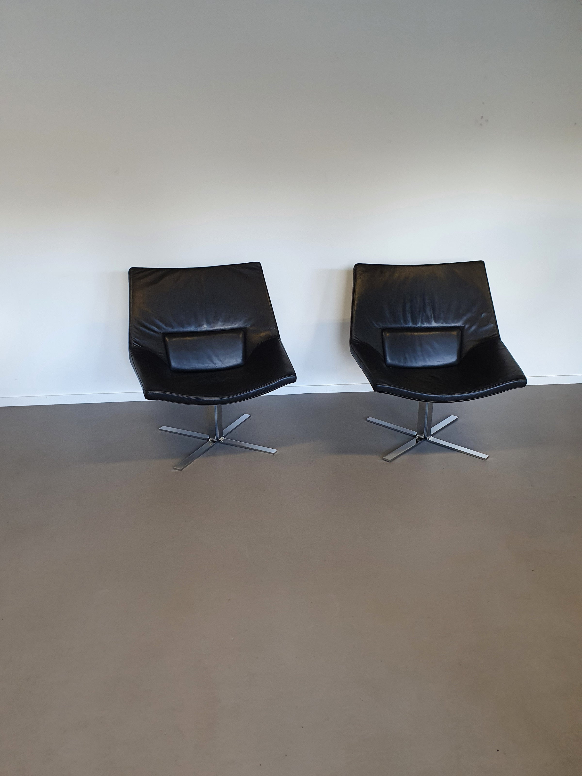 Leather, weighty lounge chairs. Wide 75 - height  87 - depth 70 cm .Price is for the set