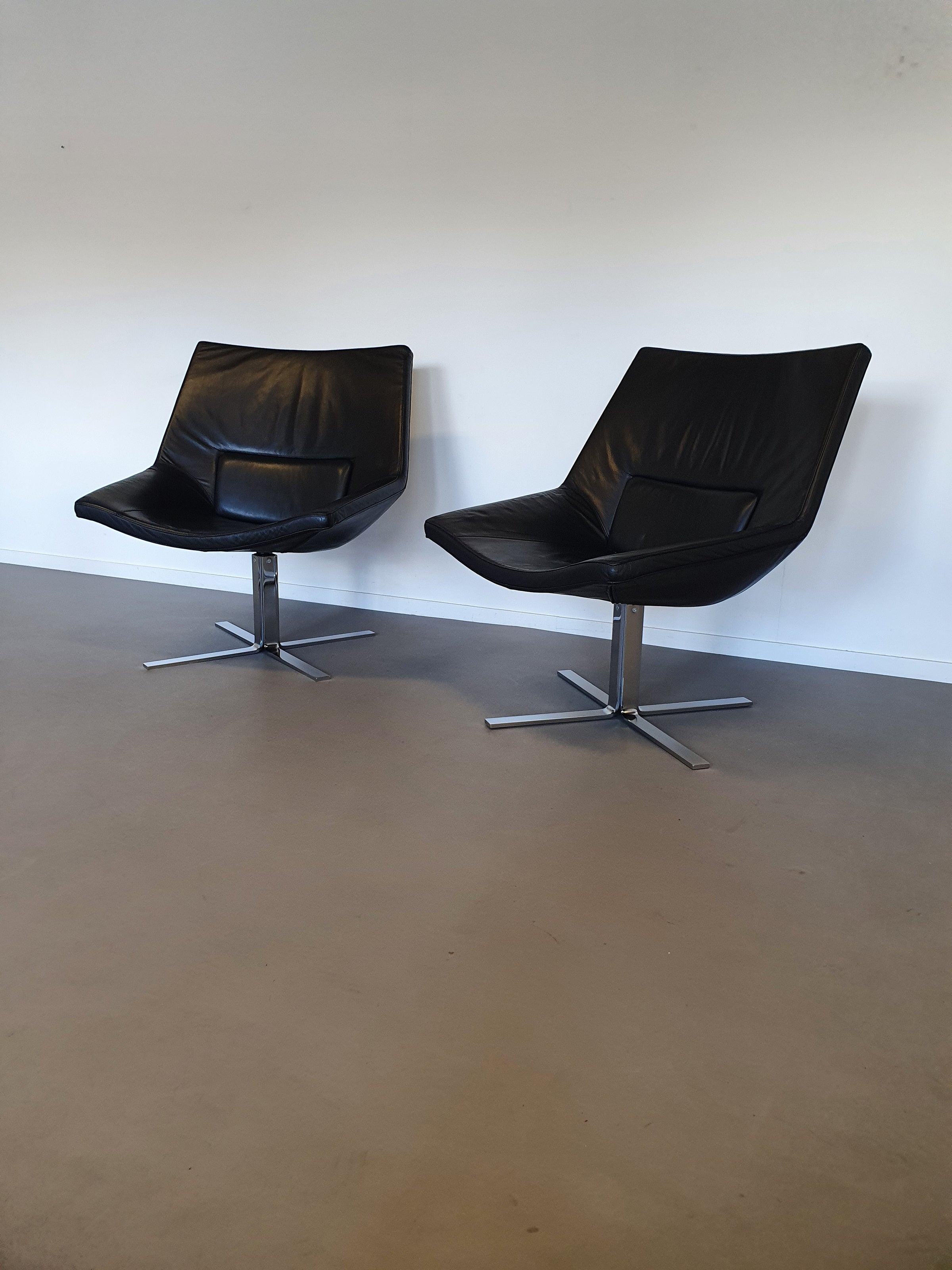 Leather, weighty lounge chairs. Wide 75 - height  87 - depth 70 cm .Price is for the set