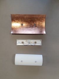 3 x Bankamp Leuchten sconces / wall lights '80s

White glass / glass with a layer of copper.
wide 22 x height 49 x depth 10 cm

#bankampleuchten