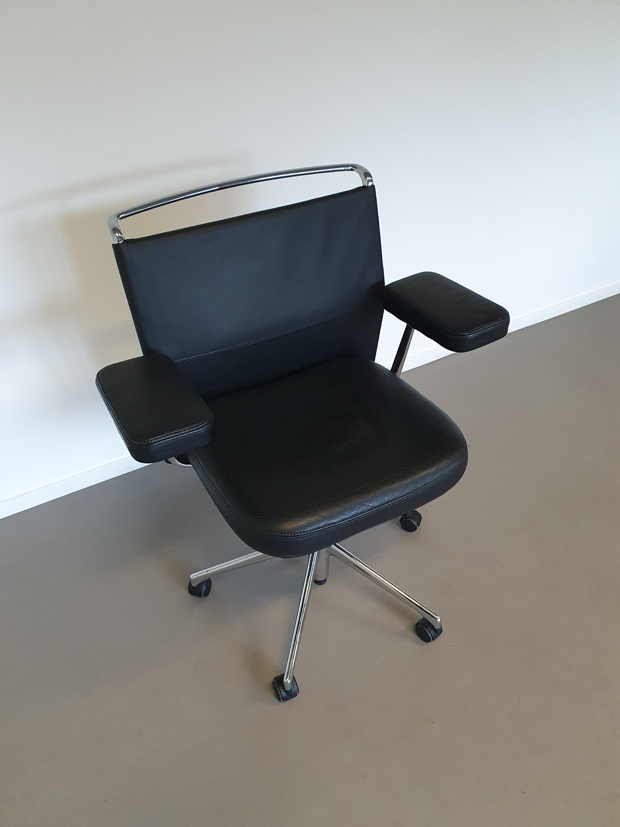 2 x Office armchair Vitra AC2 design Antonio Citterio