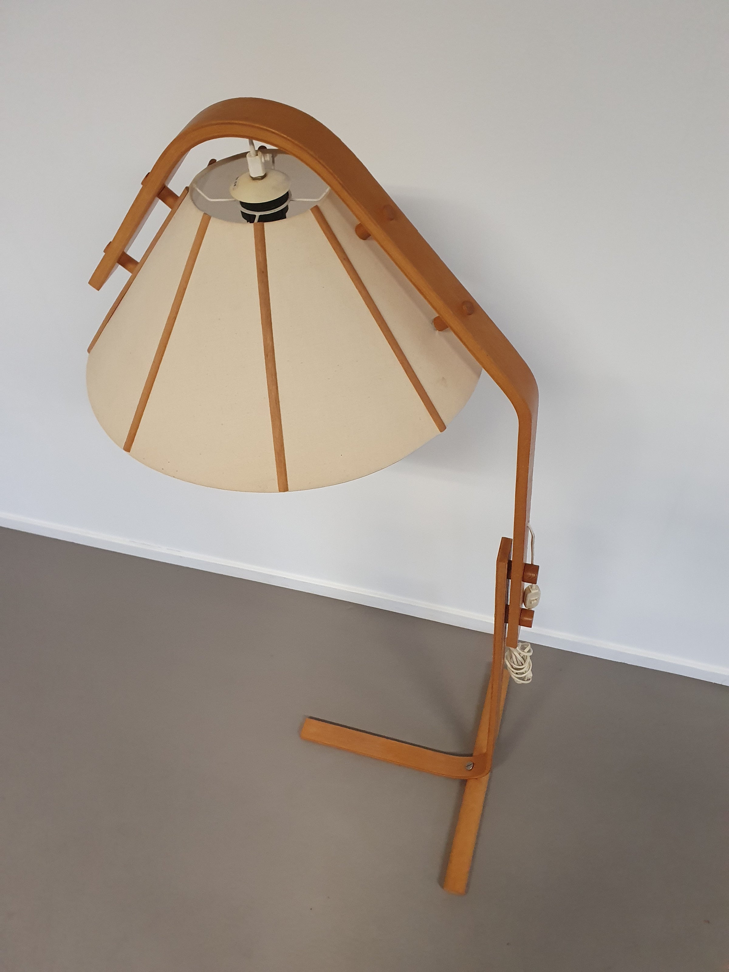 FLOOR LAMP BY JAN WICKELGREN FOR ANETA SWEDEN, 1970S