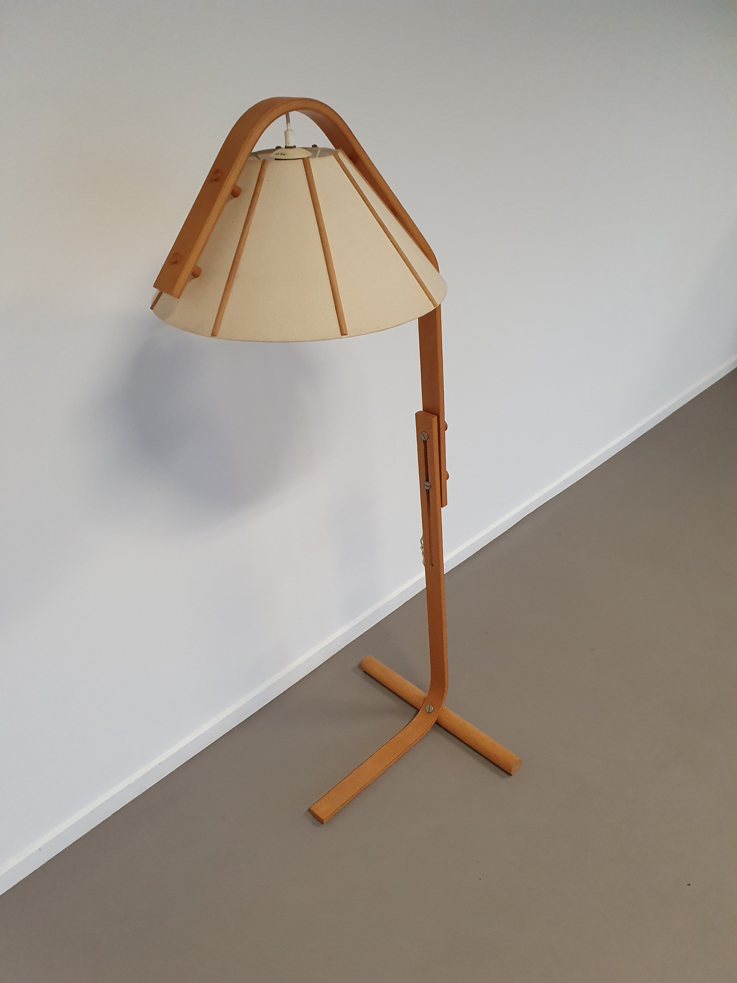 FLOOR LAMP BY JAN WICKELGREN FOR ANETA SWEDEN, 1970S