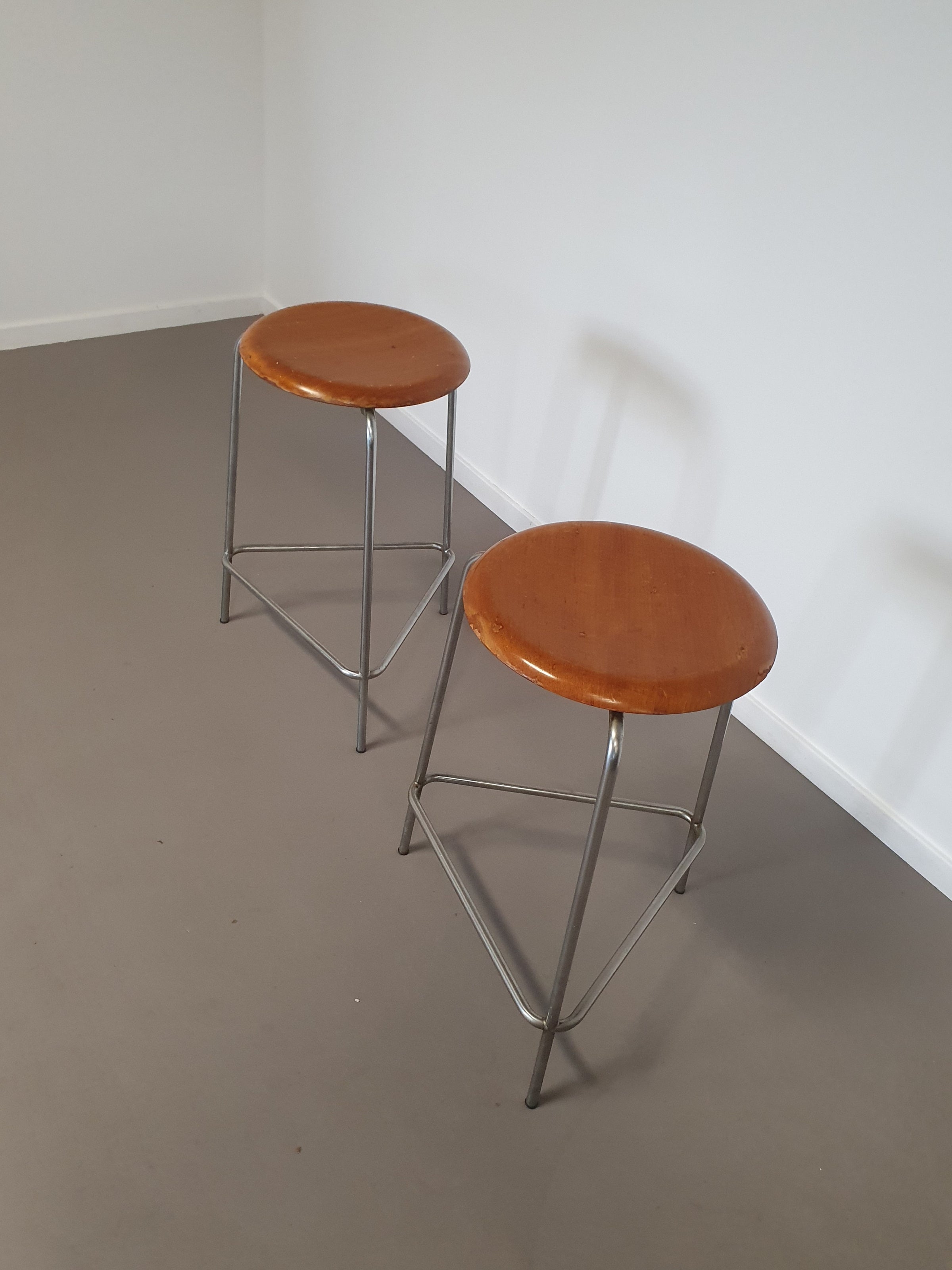 2 X RARE ( Only produced in 1966 ) dot chairs model 1066 by Fritz Hansen