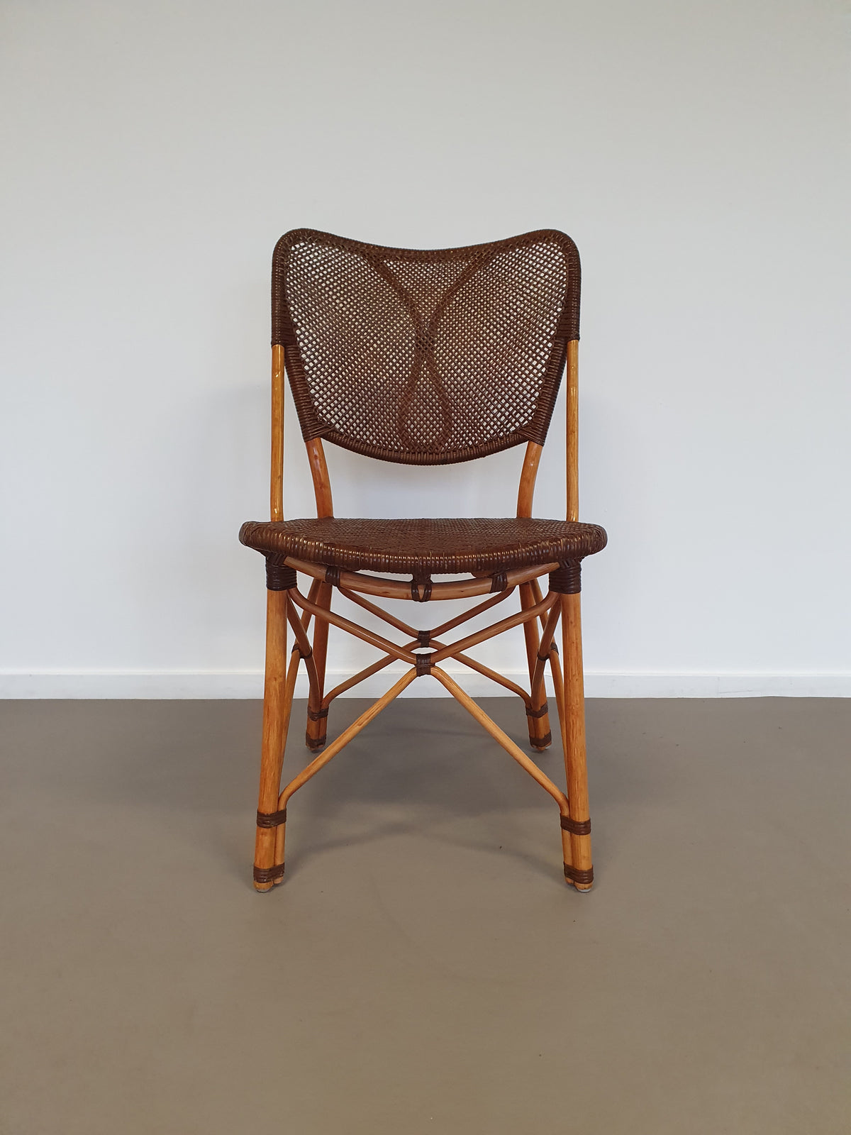 Yuzuru Yamakawa dining chair made in Japan