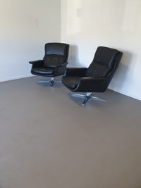 2 x calf black leather lounge chair. Made in Italy