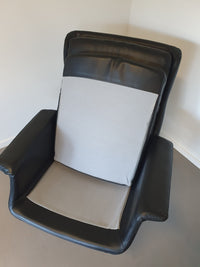 2 x calf black leather lounge chair. Made in Italy