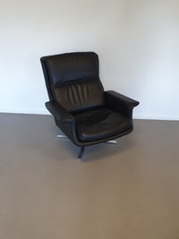 2 x calf black leather lounge chair. Made in Italy