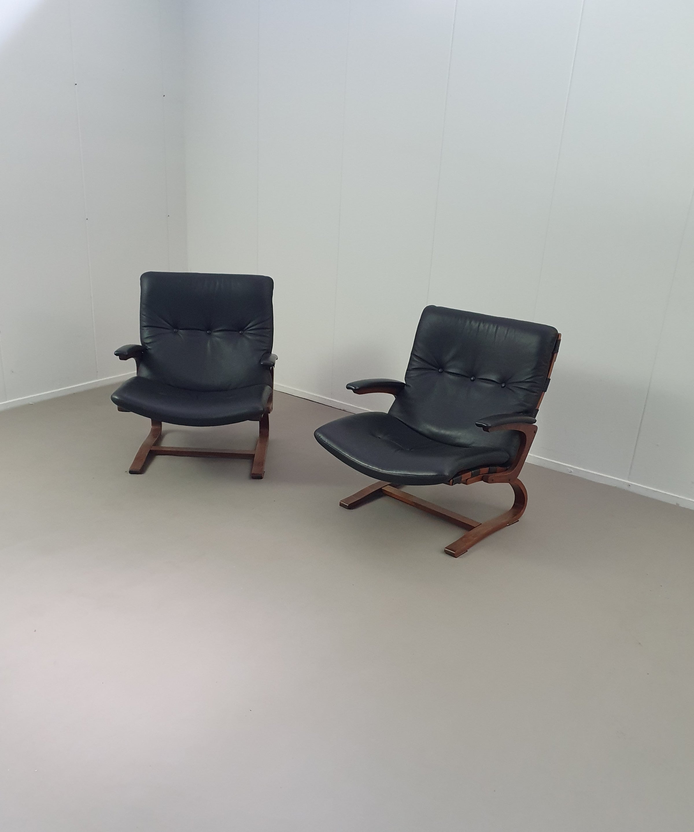 Vintage Kengu lounge chairs  by Elsa & Nordahl Solheim for Rybo Rykken & Co